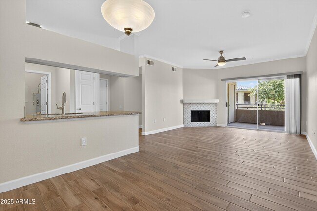 Building Photo - 5401 E Van Buren St