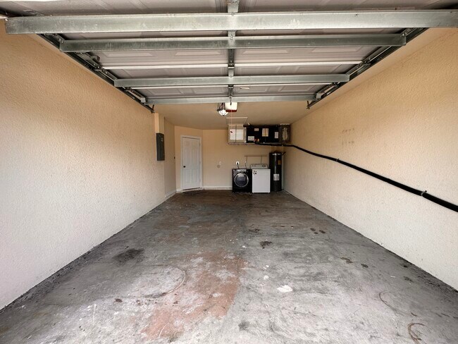 Building Photo - 146 SW 47th Terrace