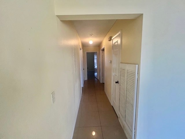 Building Photo - 4002 Versailles Dr