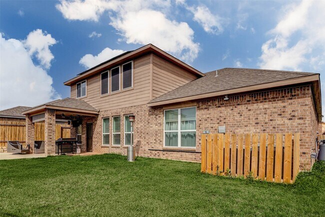 Building Photo - 22127 Roxanne Field Ln