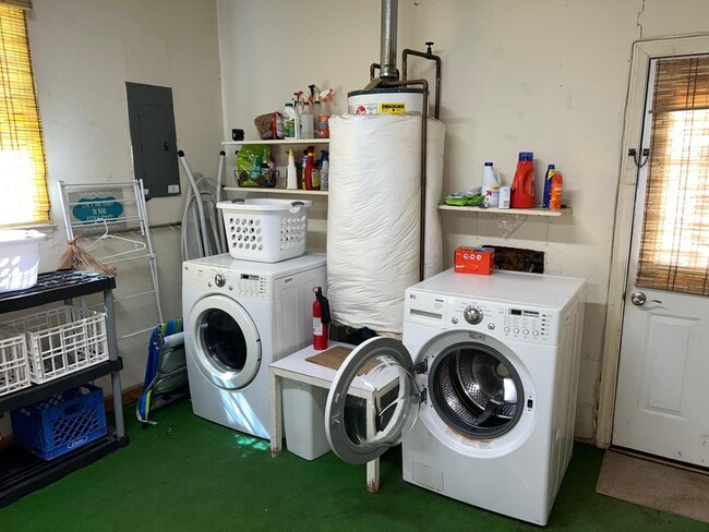 Building Photo - 727 Banks Terrace SE