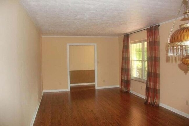 Building Photo - 3009 Oakland Dr NW