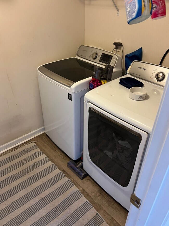 Building Photo - 704 Bunkhouse Dr