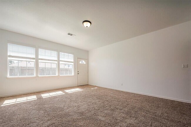 Building Photo - 5906 Yaupon Ridge Dr