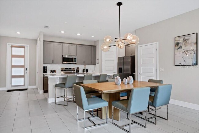 Building Photo - 7846 Spectrum Dr