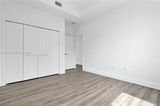 Building Photo - 440 E 16th St