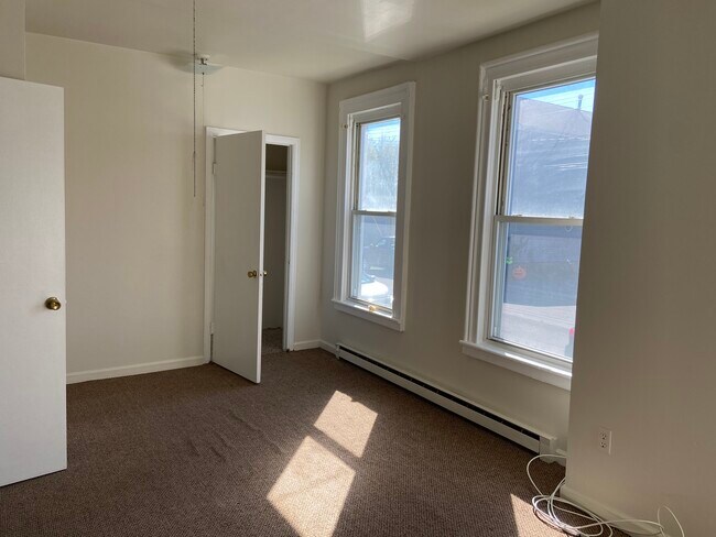 Building Photo - 1300 6th Ave