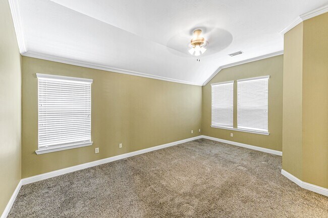 Building Photo - 18318 W Williams Bend Dr