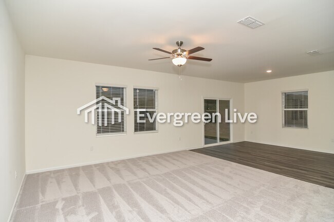 Building Photo - 1064 Large Poppy Dr