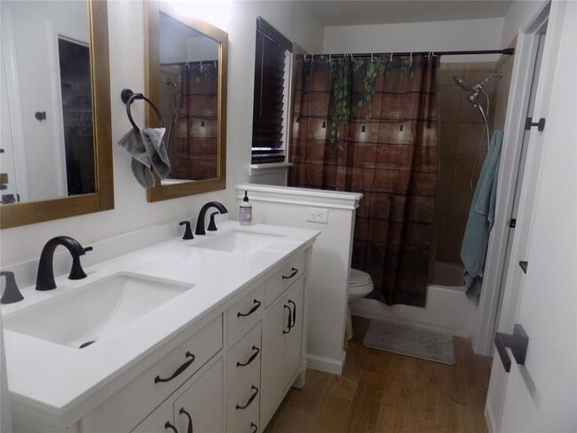 Building Photo - 803 Jasmine Trail