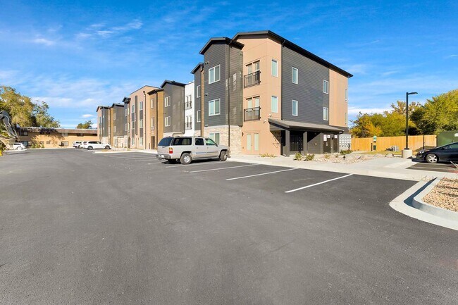 Building Photo - The Bookcliff: Chic 1-Bedroom Retreat: Sop...