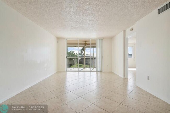 Building Photo - 7866 Trent Dr