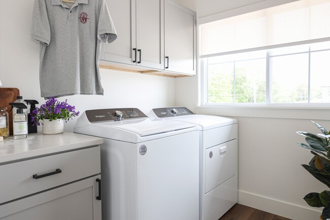 Building Photo - 279 N Richards Ave