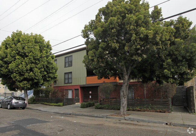 Primary Photo - 524 E 17th St.