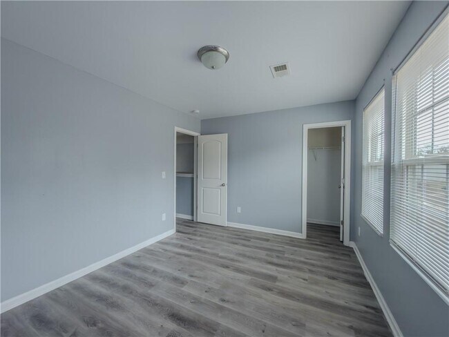 Building Photo - 340 Arthurs Ln