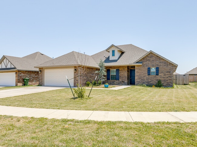 Building Photo - 4505 Black Mesa Ln