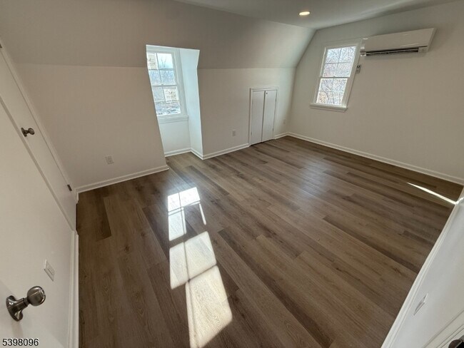 Building Photo - 173 US-46