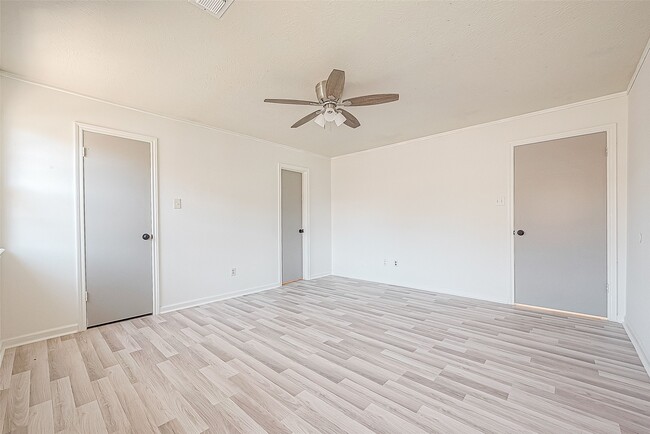 Building Photo - 1015 Sugar Lakes Dr