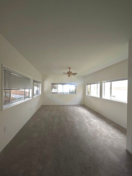 Large Multipurpose Sun Room - 605 N Juanita Ave