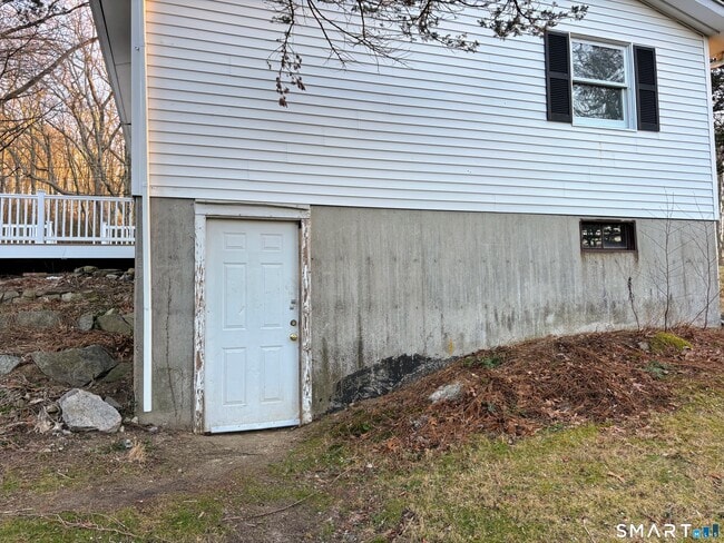 Building Photo - 62 Rattling Valley Rd