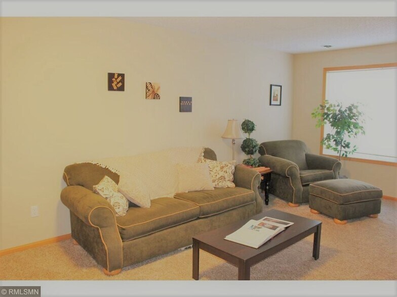 Building Photo - 4415 Naper Bay