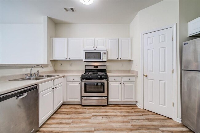 Building Photo - 3285 Hidden Cove Cir NW