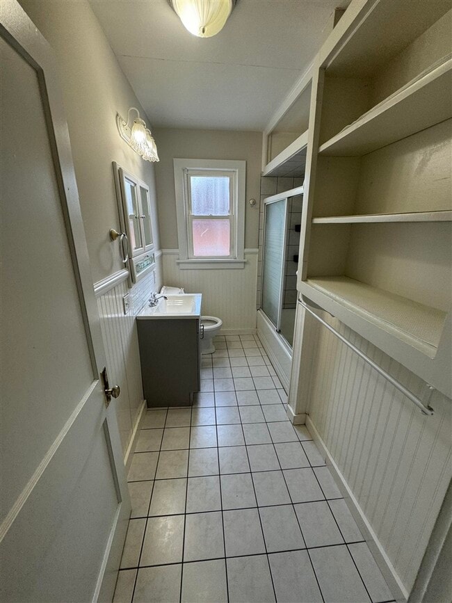 Building Photo - 1510 Nutwood St