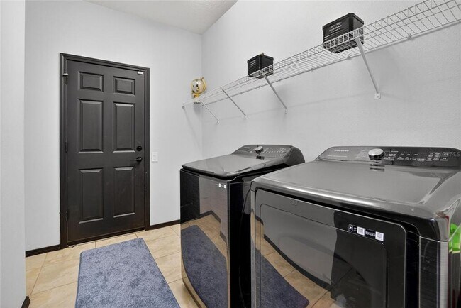 Building Photo - 653 Petal Mist Ln