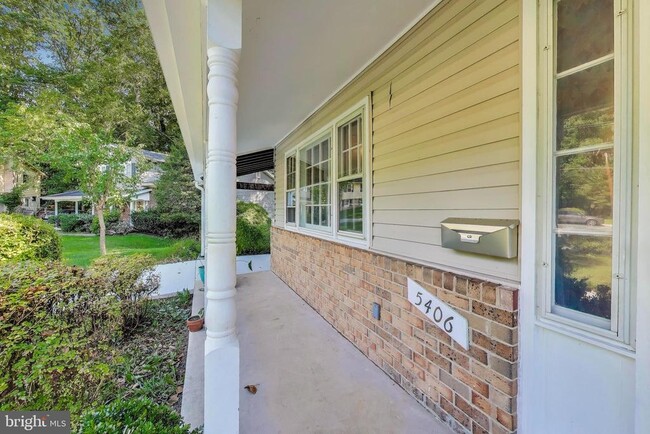 Building Photo - 5406 Parkvale Terrace