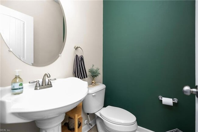 Building Photo - 3424 E Bonner Dr