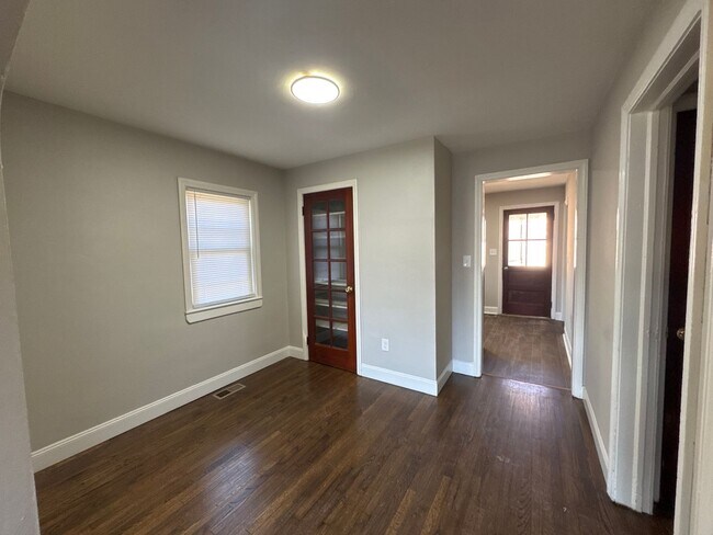 Building Photo - Newly Renovated 3-bedroom, 1-bathroom home with 2 car garage in Bethlehem Township