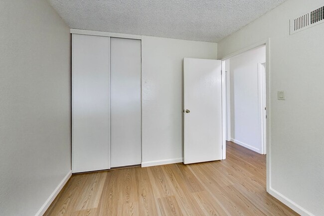 Building Photo - Beautiful 4-Bedroom, 2-Bathroom Daly City Home for Rent