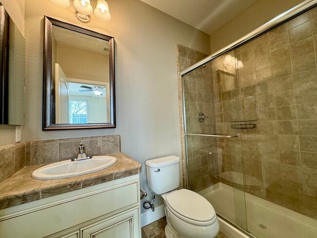 Building Photo - Beautiful Home in Lincoln! - 27 E Street