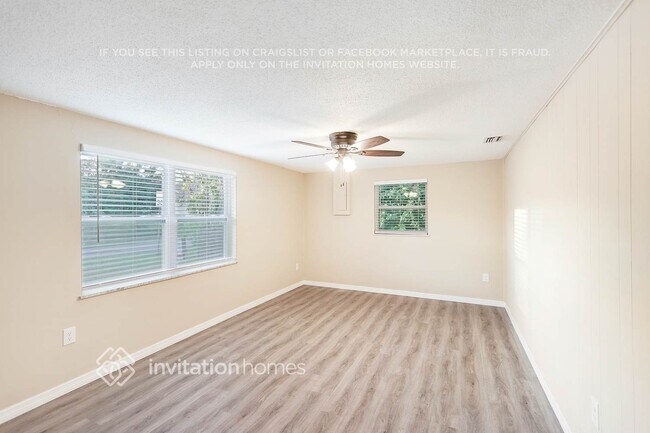 Building Photo - 15740 Sea Pines Dr