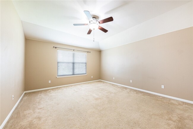 Building Photo - 438 Blackman Tr