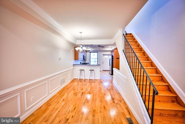 Building Photo - 263 S Ellwood Ave