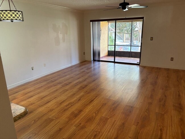 Building Photo - Beautiful 2 story townhouse in Cypress Club