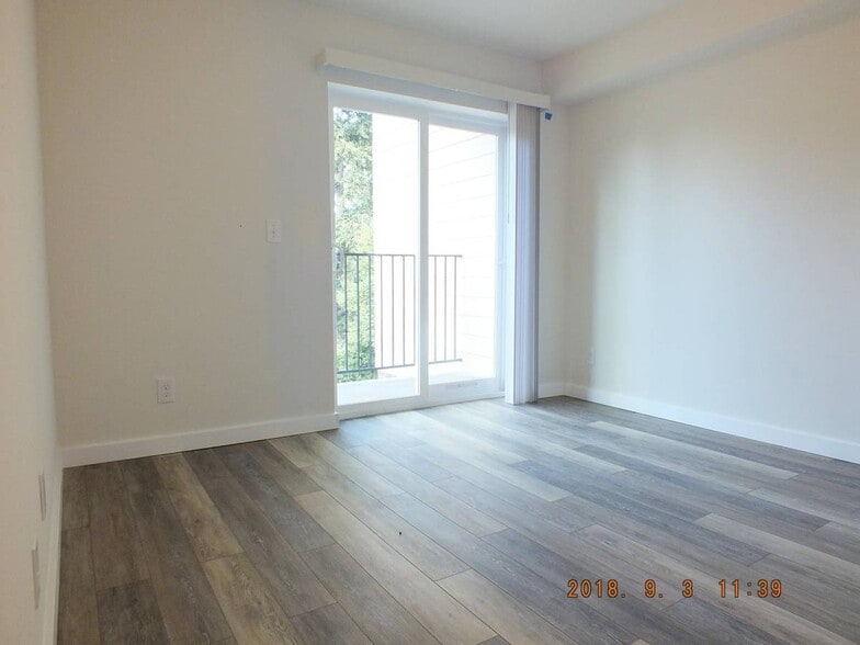 Building Photo - 12544 15th Ave NE