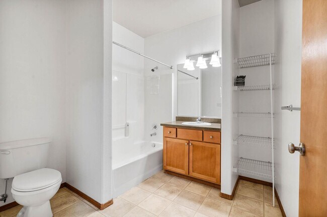 Building Photo - Immaculate 2-bdrm/2-bath, 2nd-floor, corner-unit condo in Bethany Village.  In-unit laundry, deed...