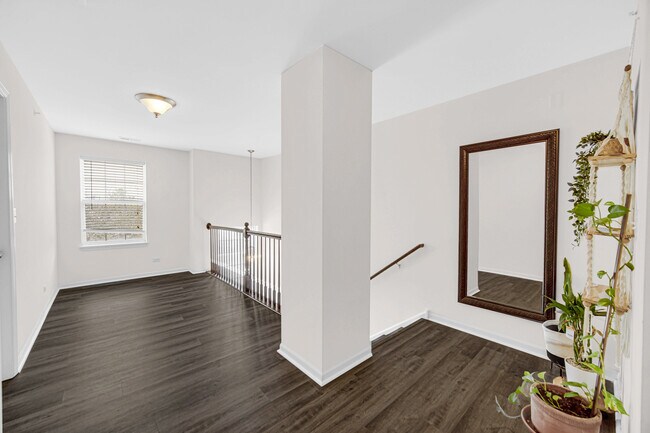 Building Photo - 57 Margaret Dr