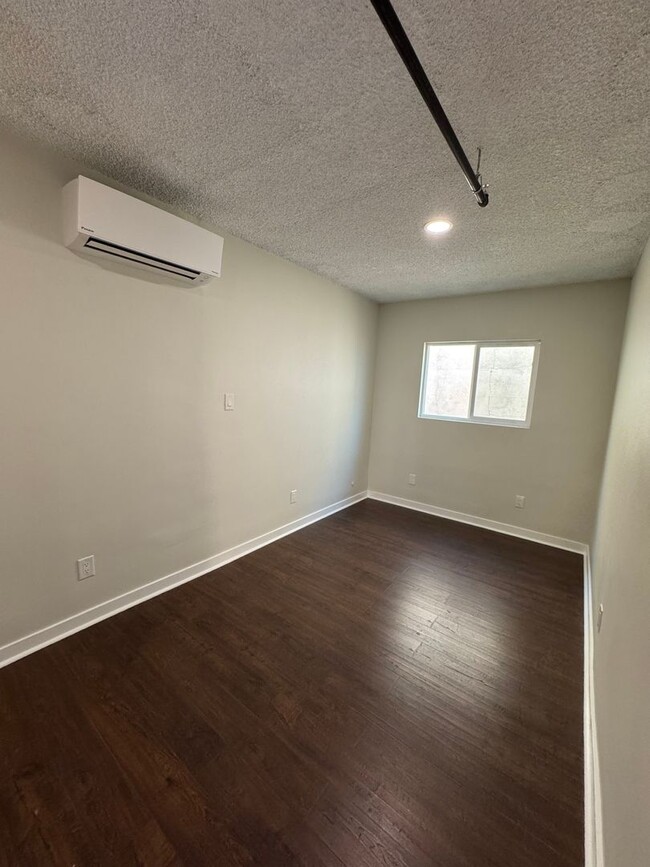Building Photo - Newly Renovated 1bedroom in Harbor City - ...