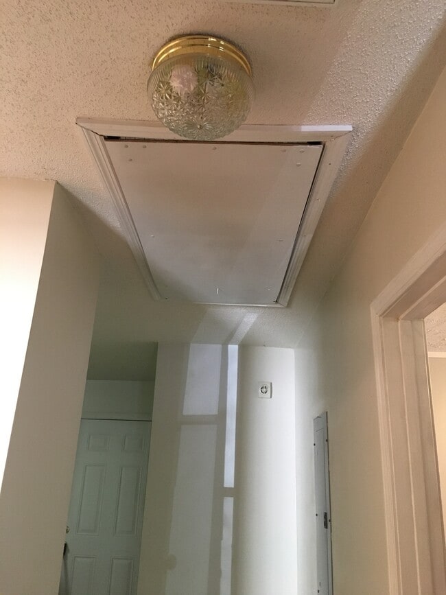 Building Photo - 621 S Wilkinson St