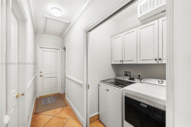 Building Photo - 600 Marquesa Dr