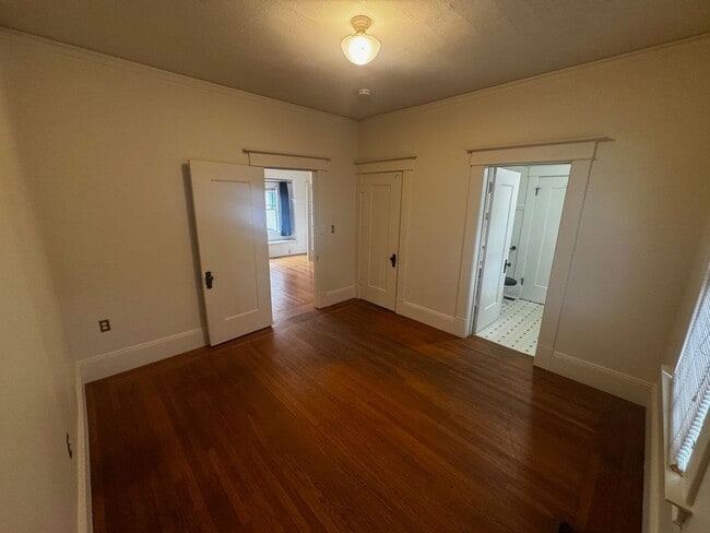 Building Photo - Curtis Park Craftsman Home