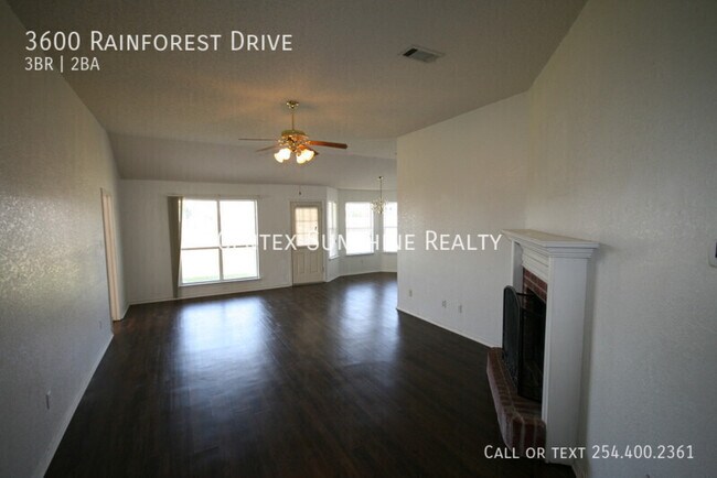 Building Photo - 3600 Rainforest Ln