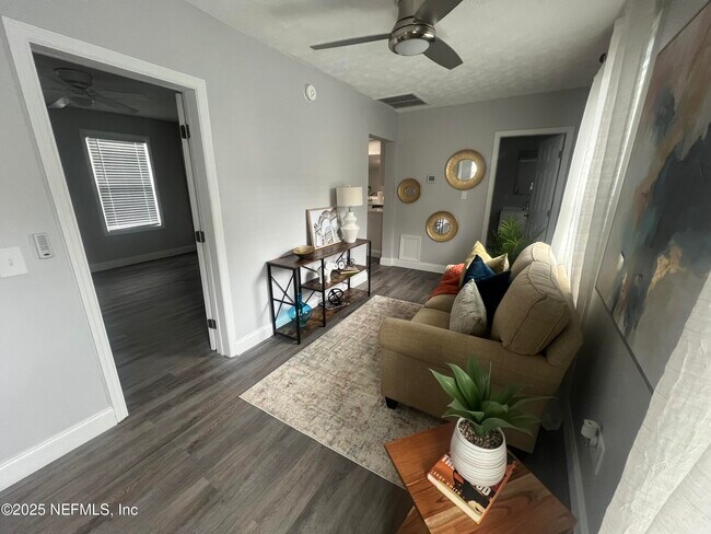 Building Photo - 2803 College St