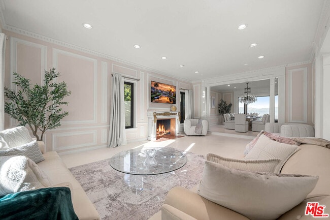 Building Photo - 3722 Alonzo Ave