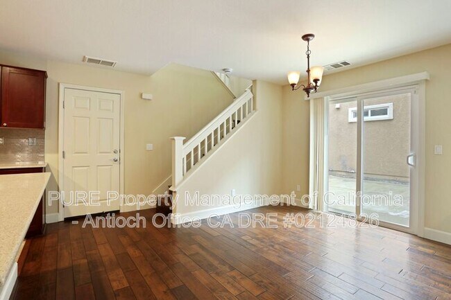 Building Photo - 60 Xena Court