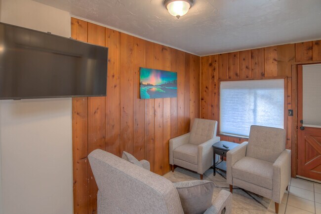 Sitting area - 2619 E Prince Rd