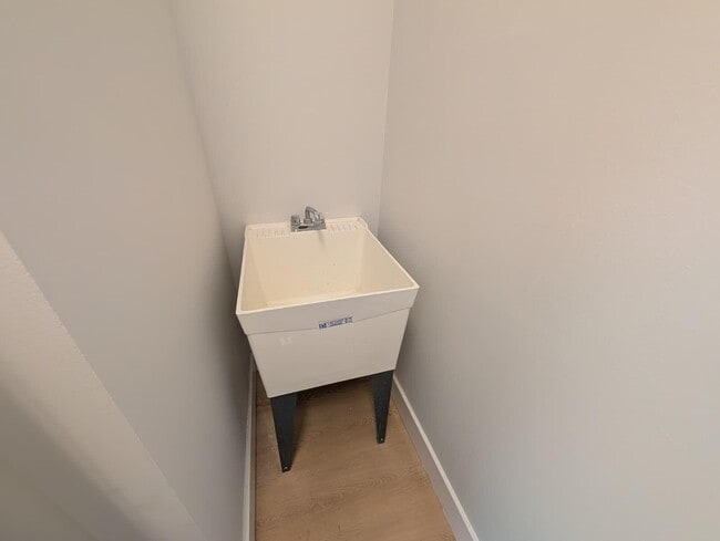 Building Photo - 8273 Manjack